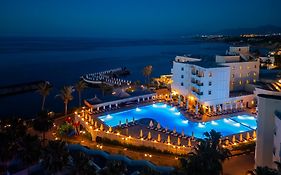 Vuni Palace Hotel & Casino & Spa